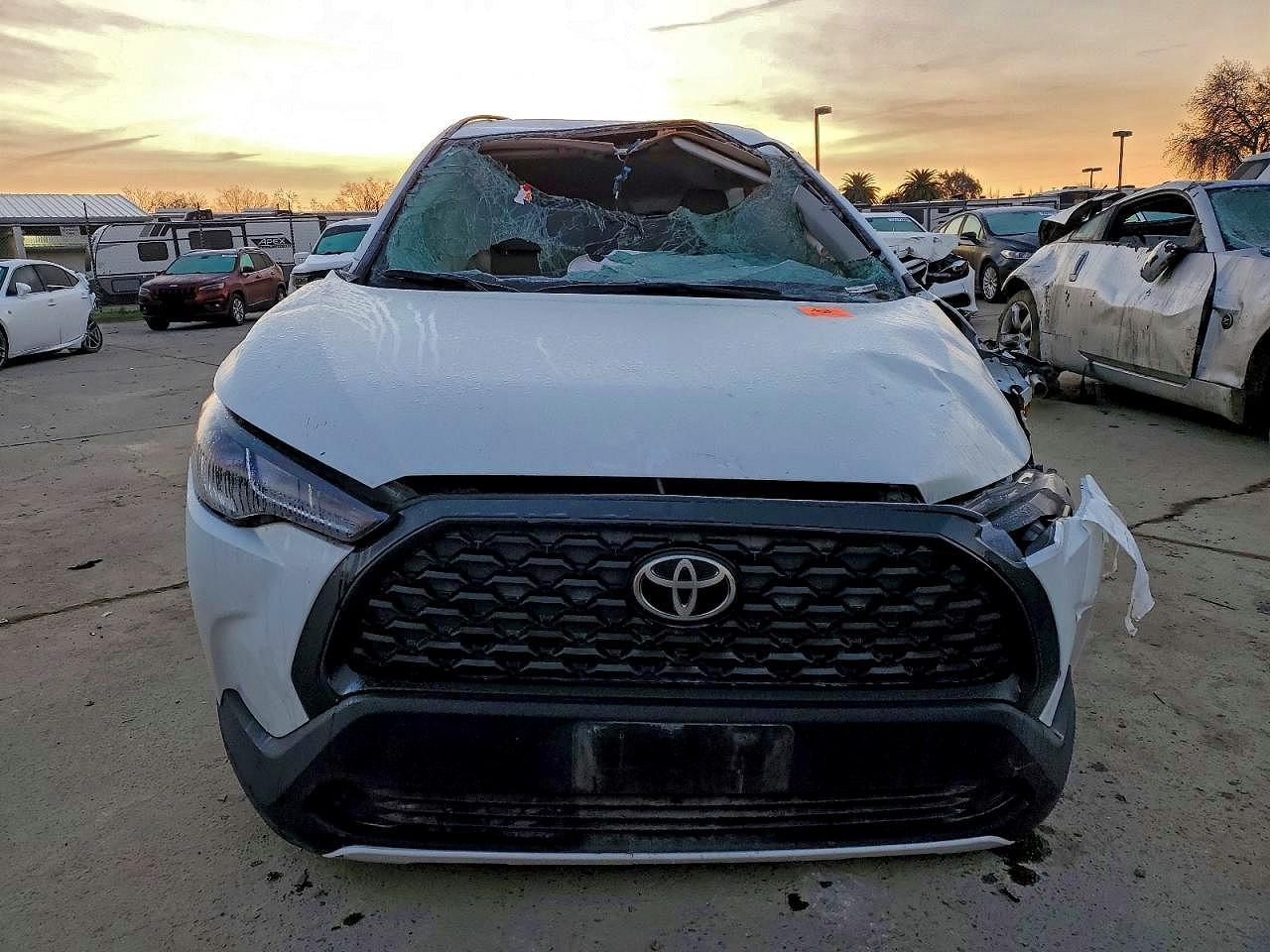 2024 Toyota Corolla Cross L - zdjęcie 5