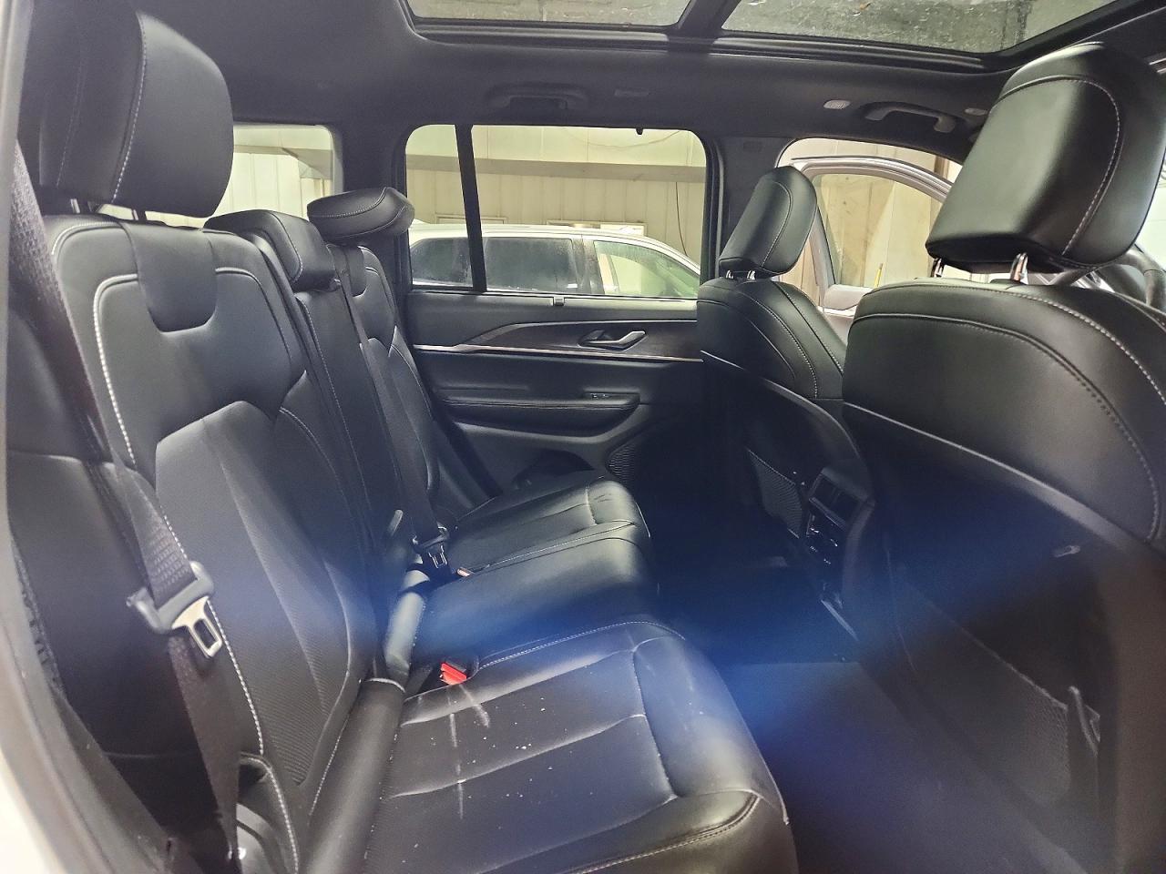 2025 Jeep Grand Cherokee Limited - zdjęcie 11