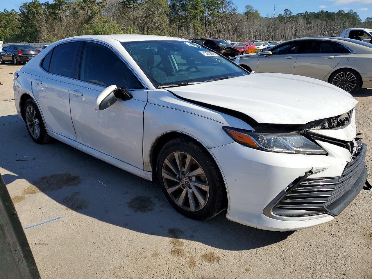 2023 Toyota Camry Le - zdjęcie 4