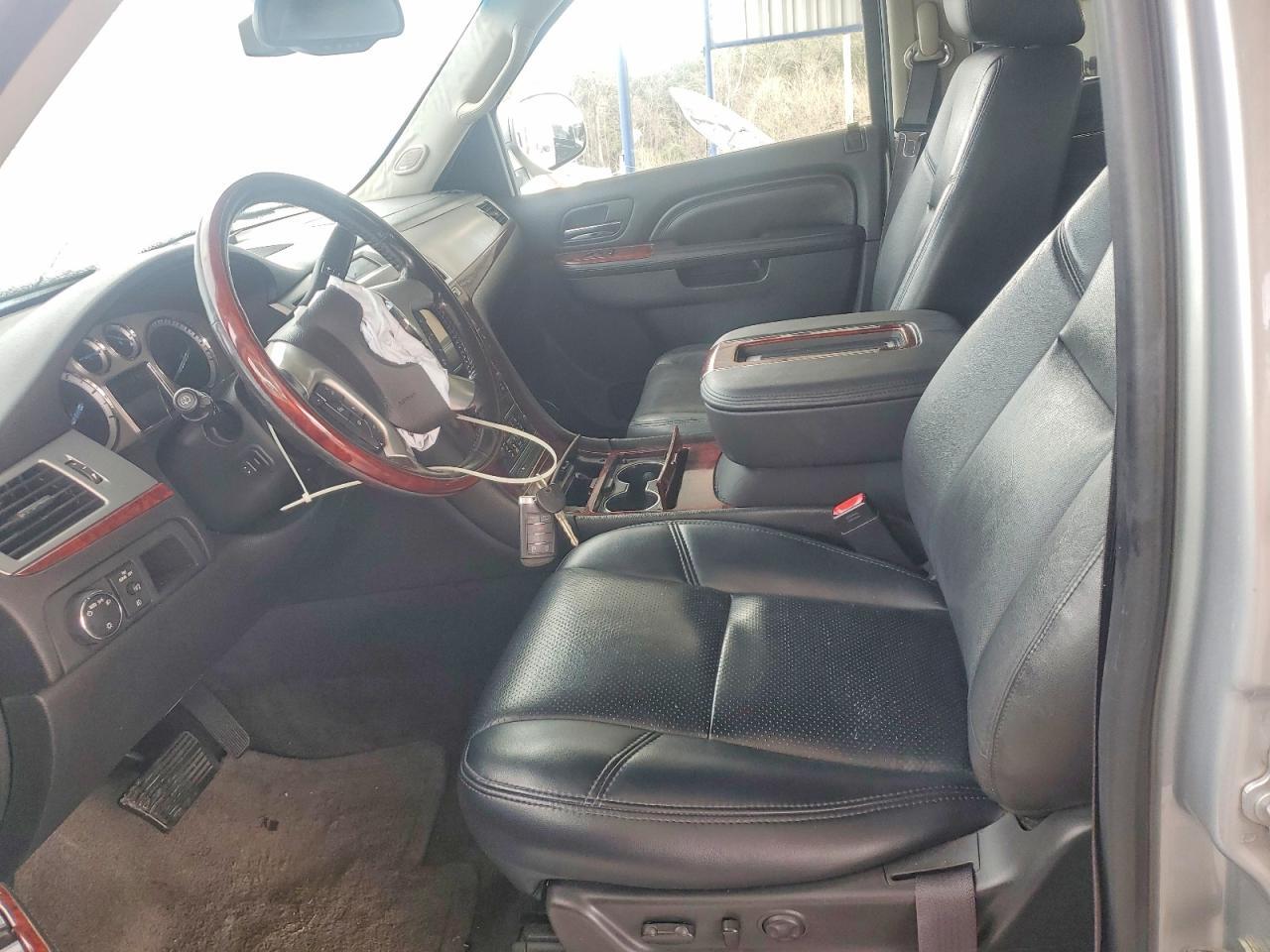 2013 Cadillac Escalade Luxury - zdjęcie 7