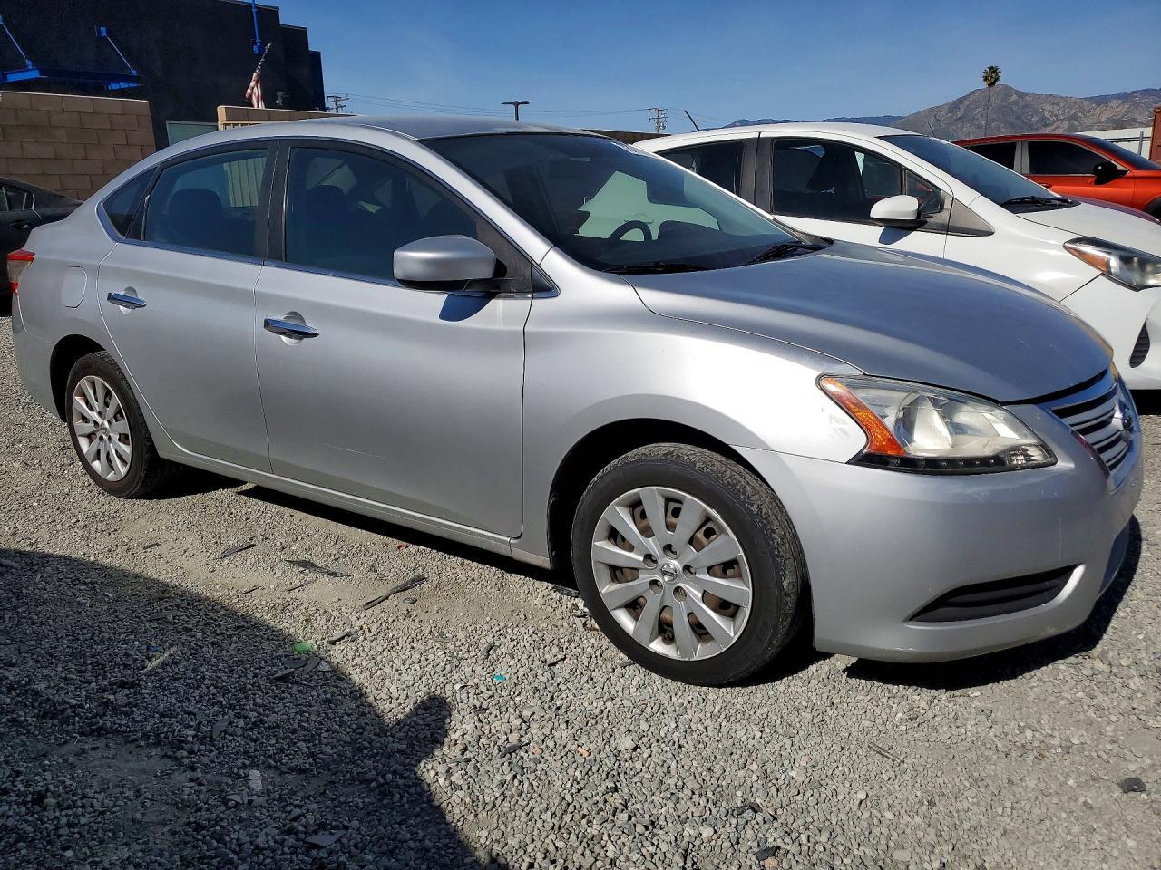 2015 Nissan Sentra S - zdjęcie 4