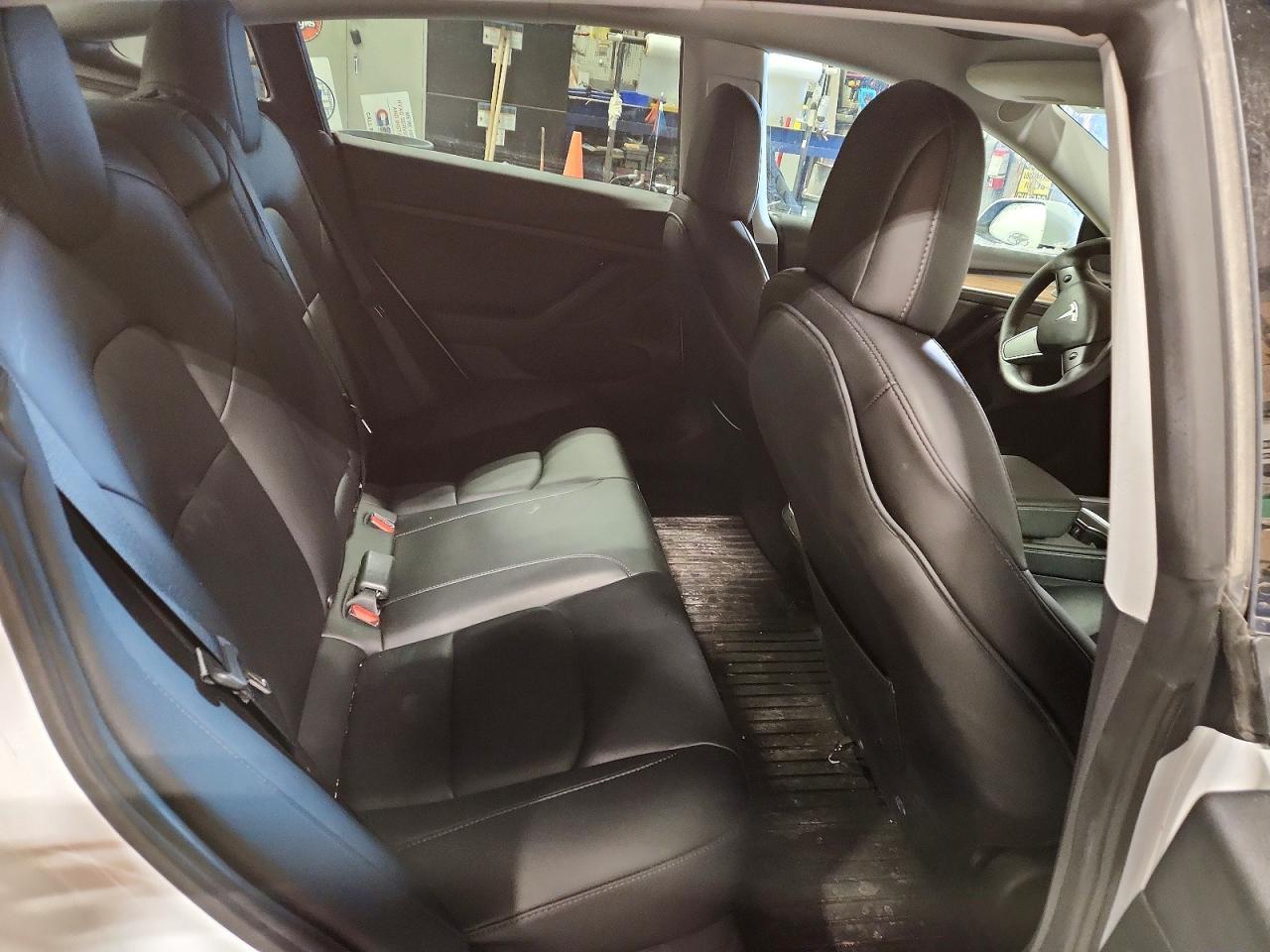 2021 Tesla Model 3 - zdjęcie 10