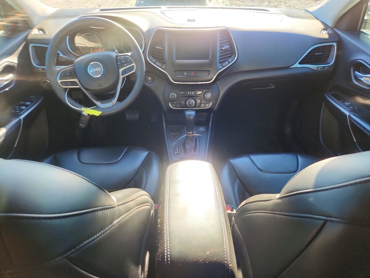 2020 Jeep Cherokee Latitude Plus - zdjęcie 8