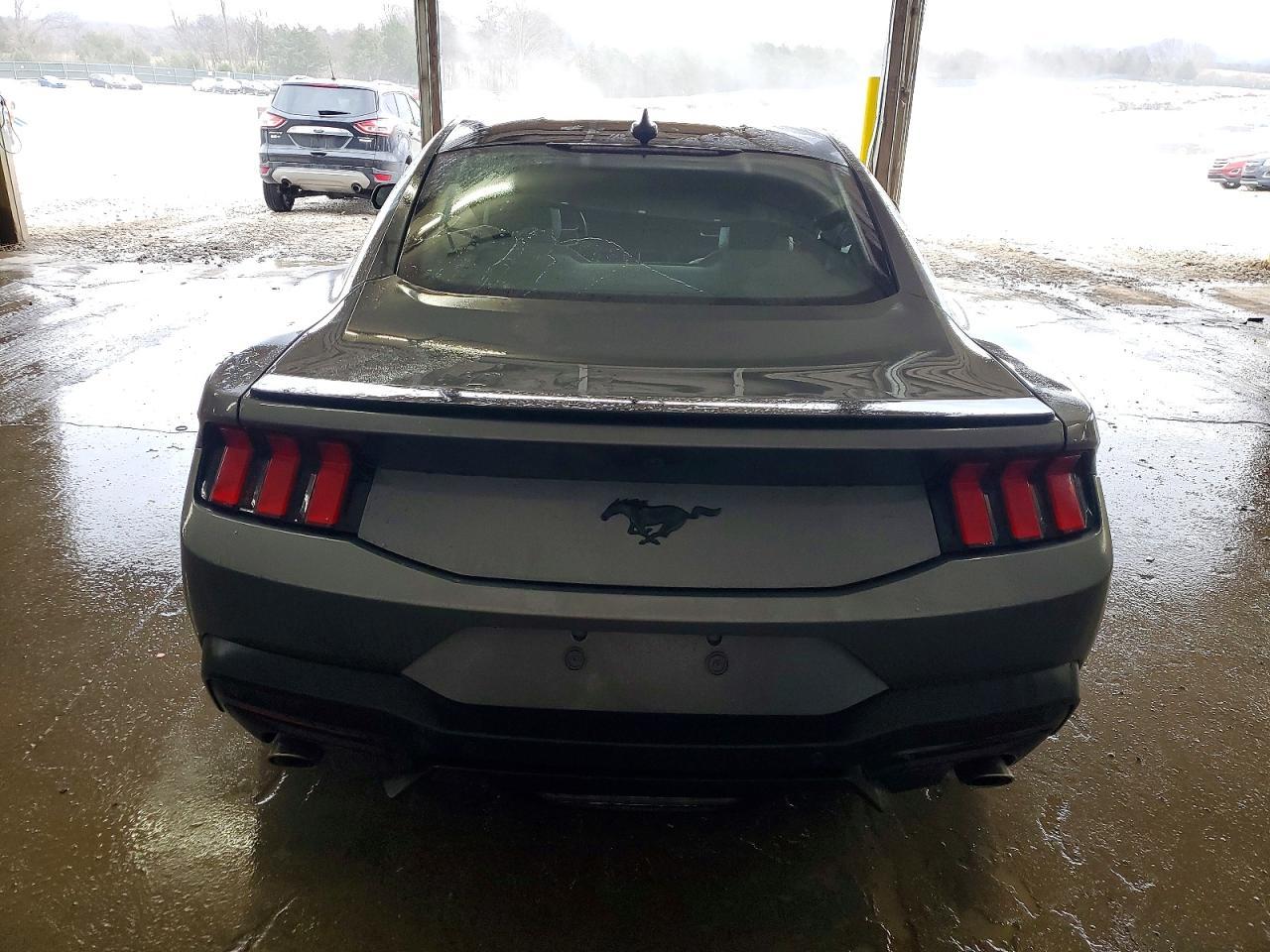 2025 Ford Mustang - zdjęcie 6