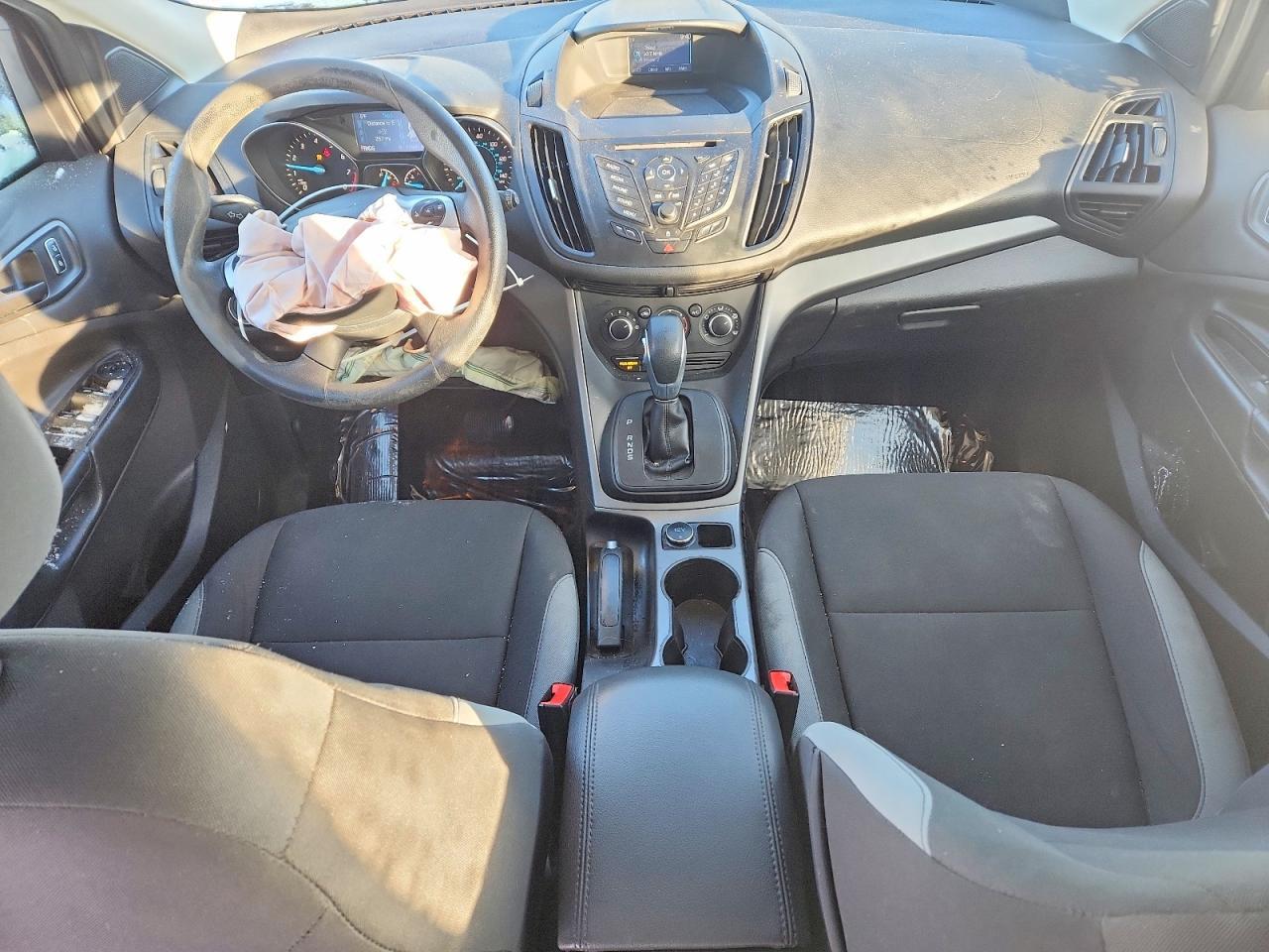 2015 Ford Escape S - zdjęcie 8