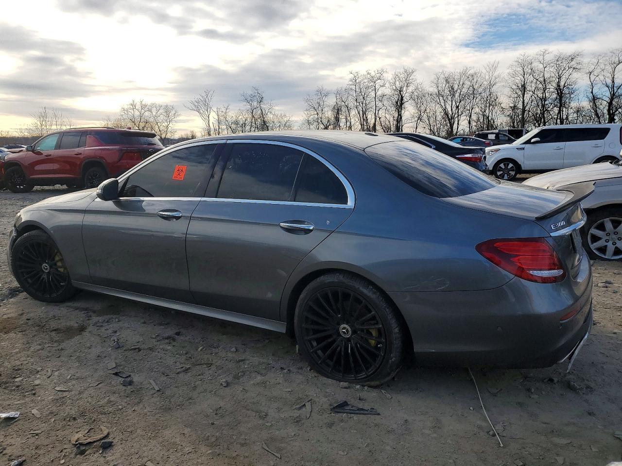 2017 Mercedes-Benz E 300 4Matic - zdjęcie 2