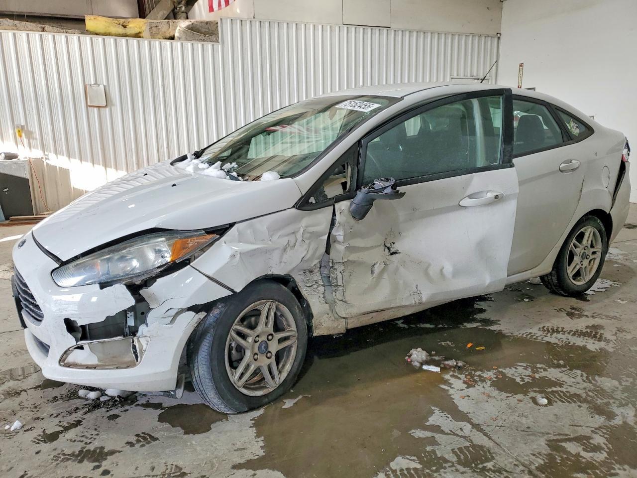 2019 Ford Fiesta Se - zdjęcie główne