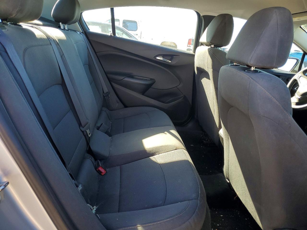 2019 Chevrolet Cruze Ls - zdjęcie 10