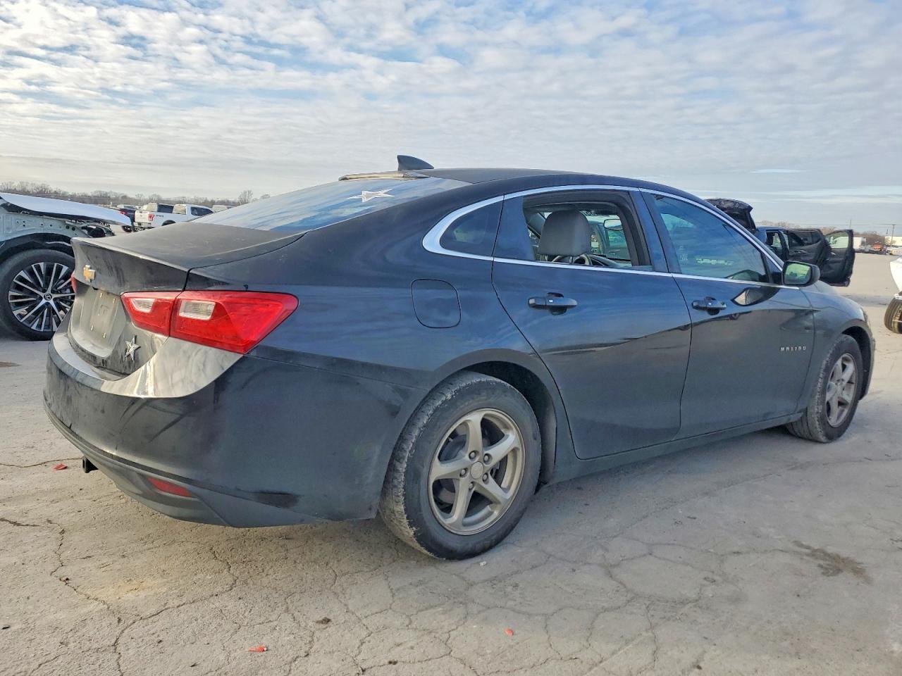 2017 Chevrolet Malibu Ls - zdjęcie 3