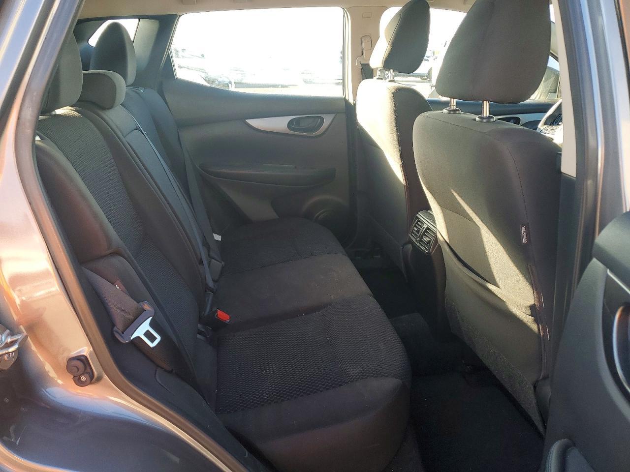 2021 Nissan Rogue Sport S - zdjęcie 10