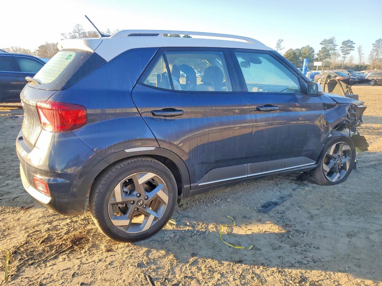 2025 Hyundai Venue Sel - zdjęcie 3