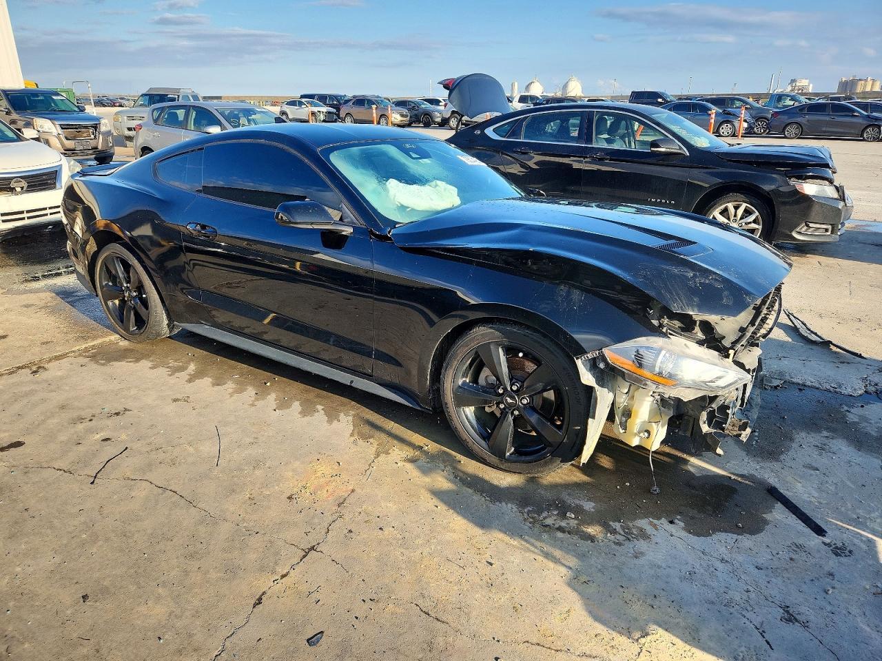 2021 Ford Mustang - zdjęcie 4