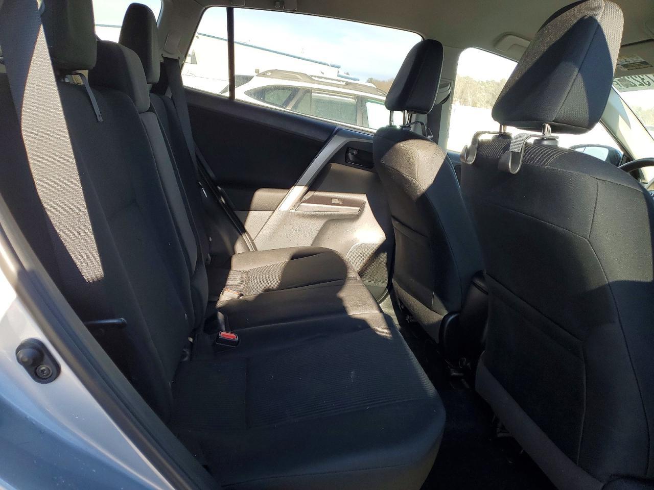 2018 Toyota Rav4 Le - zdjęcie 11