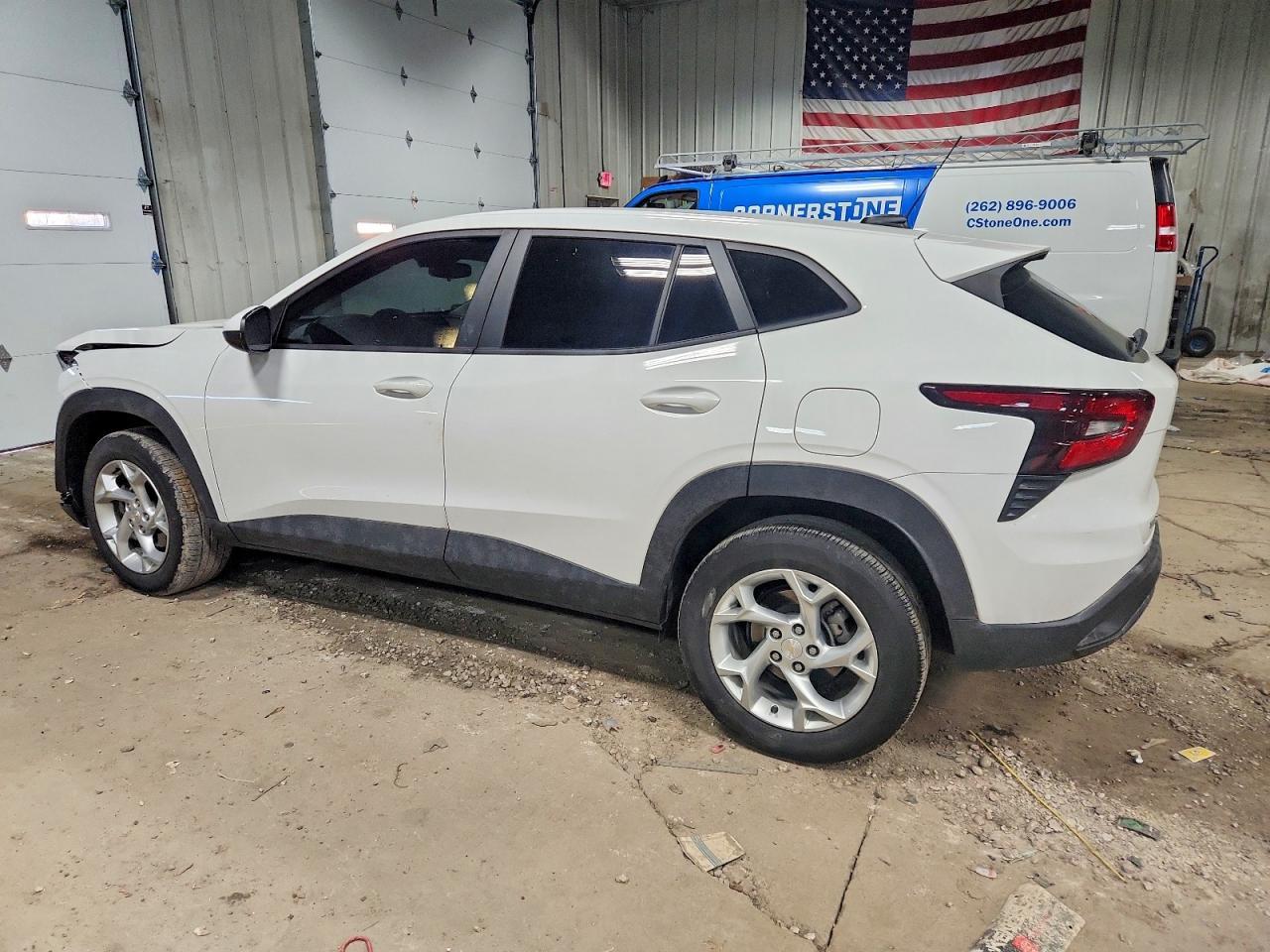 2025 Chevrolet Trax Ls - zdjęcie 2