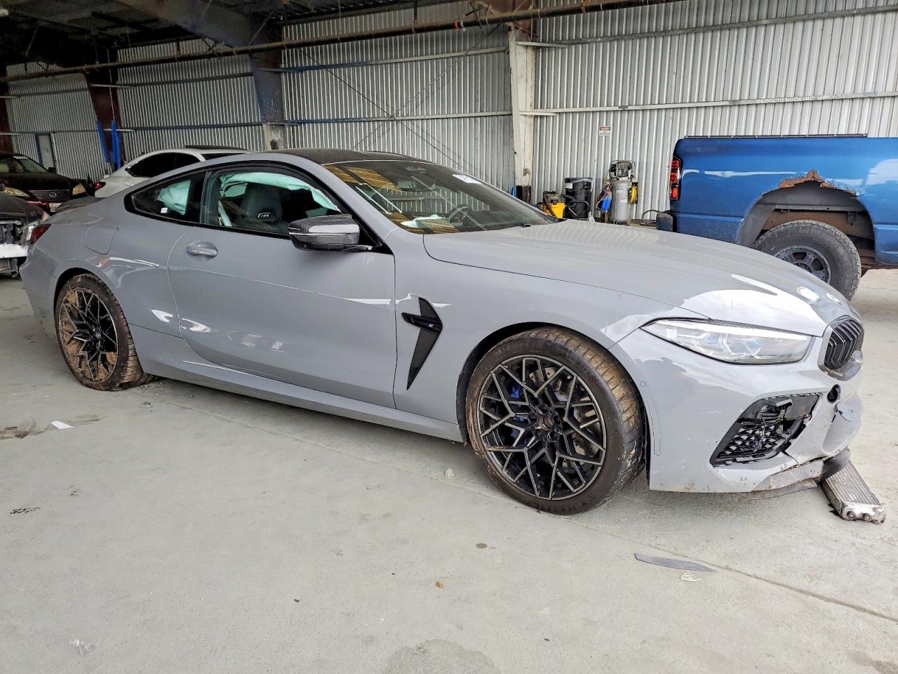 2022 BMW M8 - zdjęcie 4