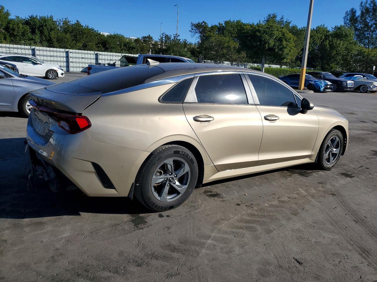 2021 Kia K5 Lxs - zdjęcie 5