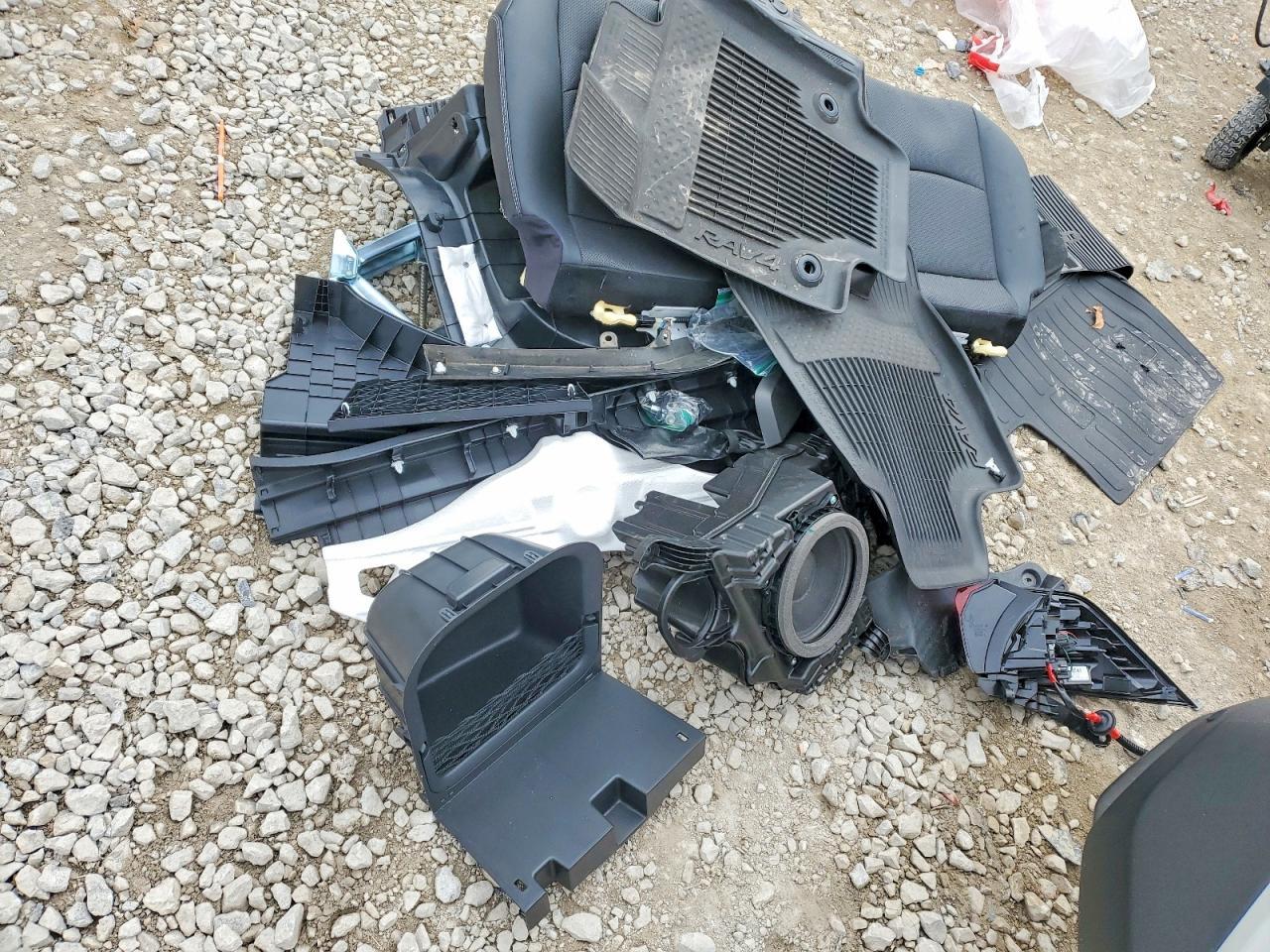 2024 Toyota Rav4 Limited - zdjęcie 13