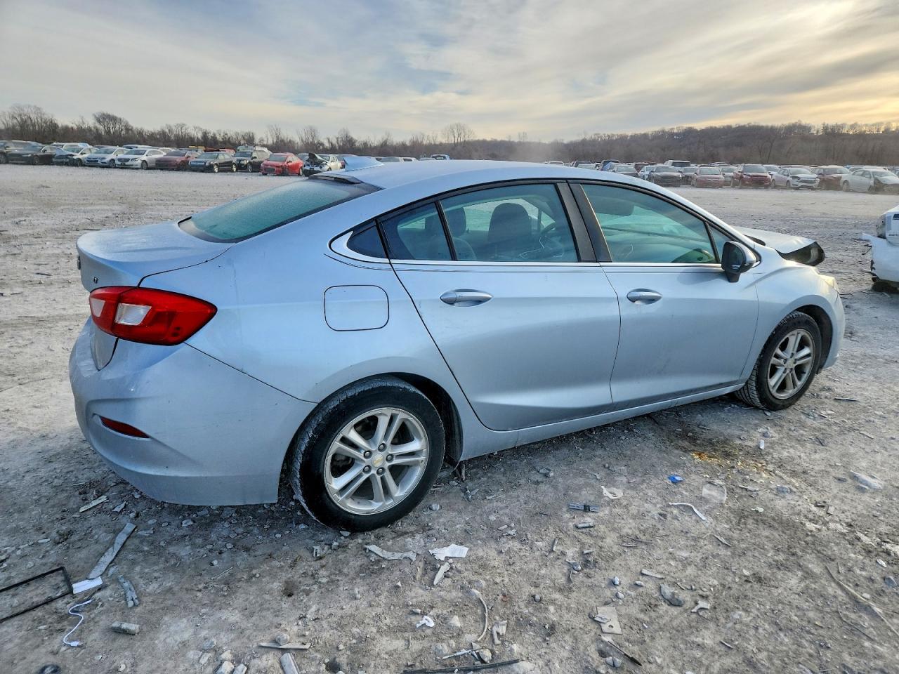 2017 Chevrolet Cruze Lt - zdjęcie 3