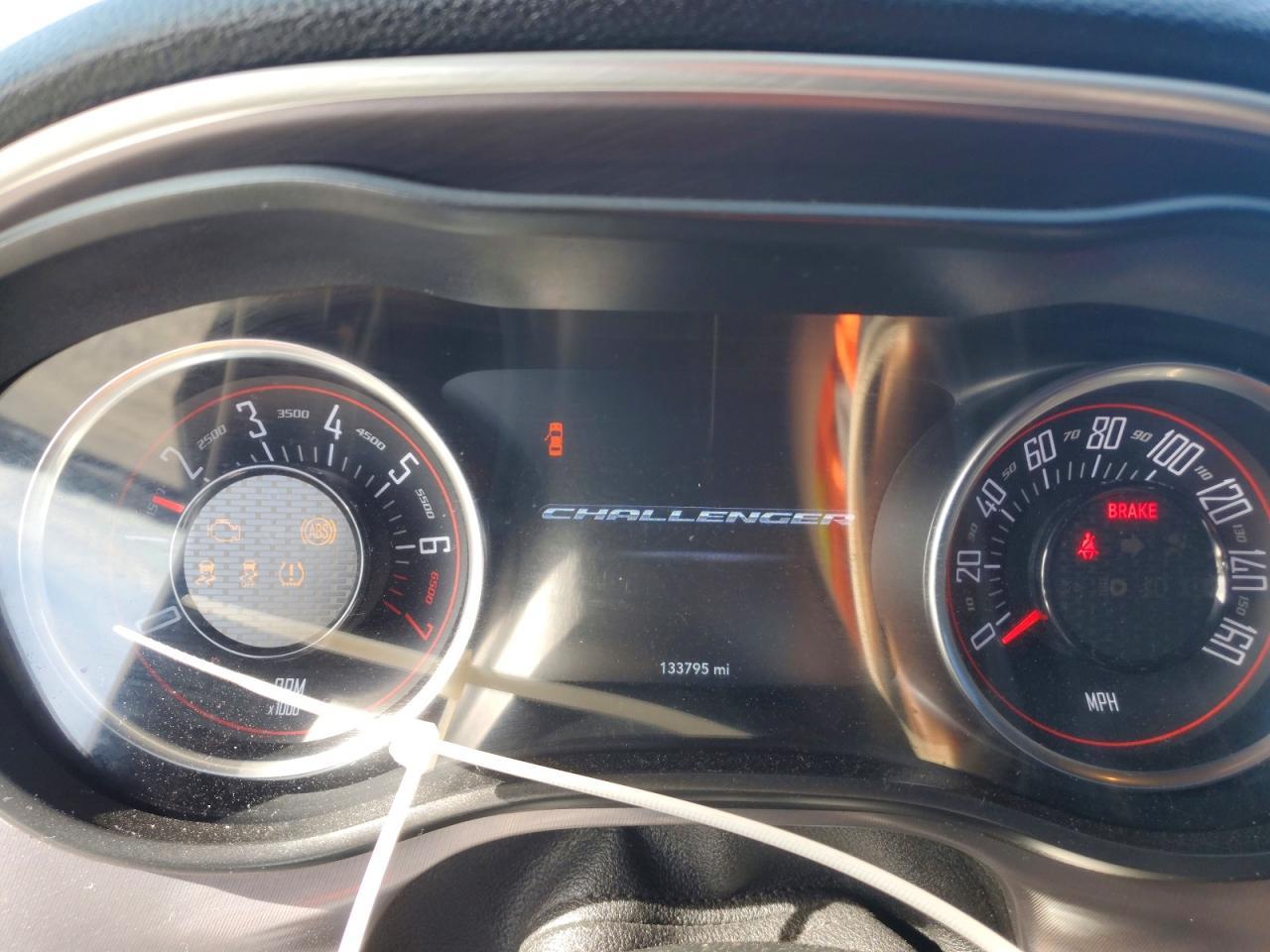 2021 Dodge Challenger - zdjęcie 9
