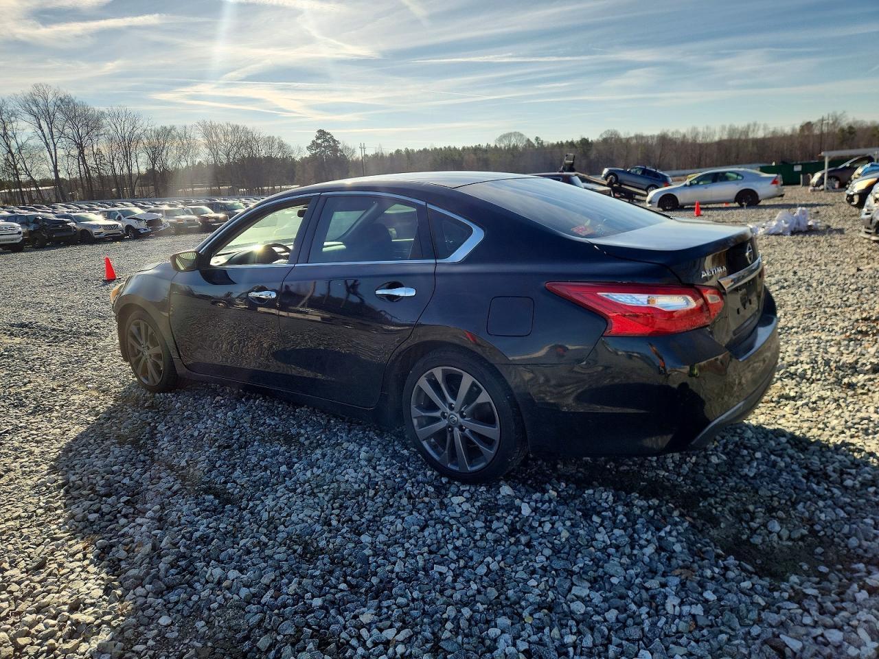 2017 Nissan Altima 2.5 - zdjęcie 2