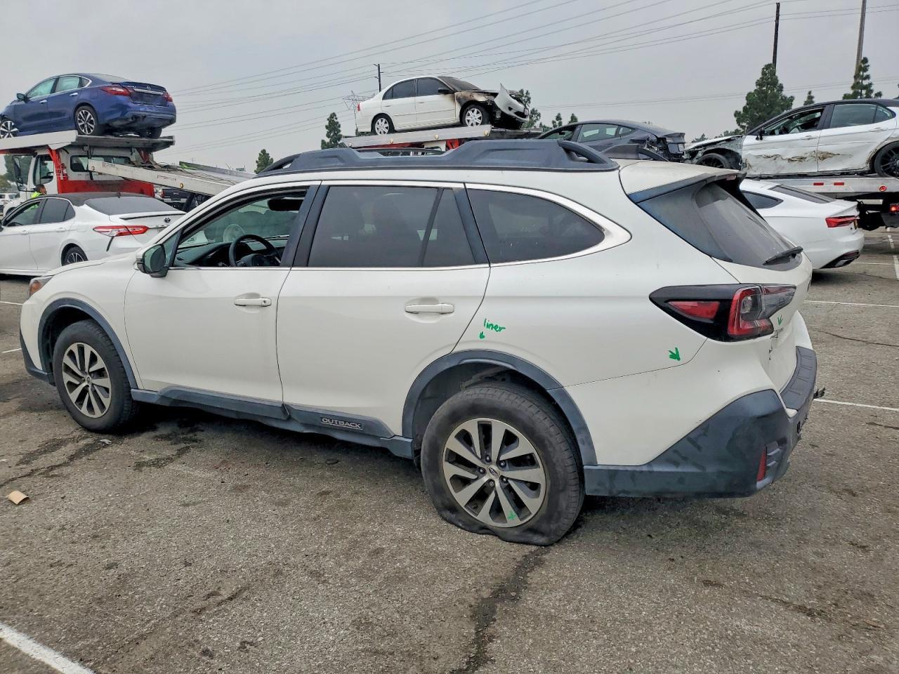 2021 Subaru Outback Premium - zdjęcie 2