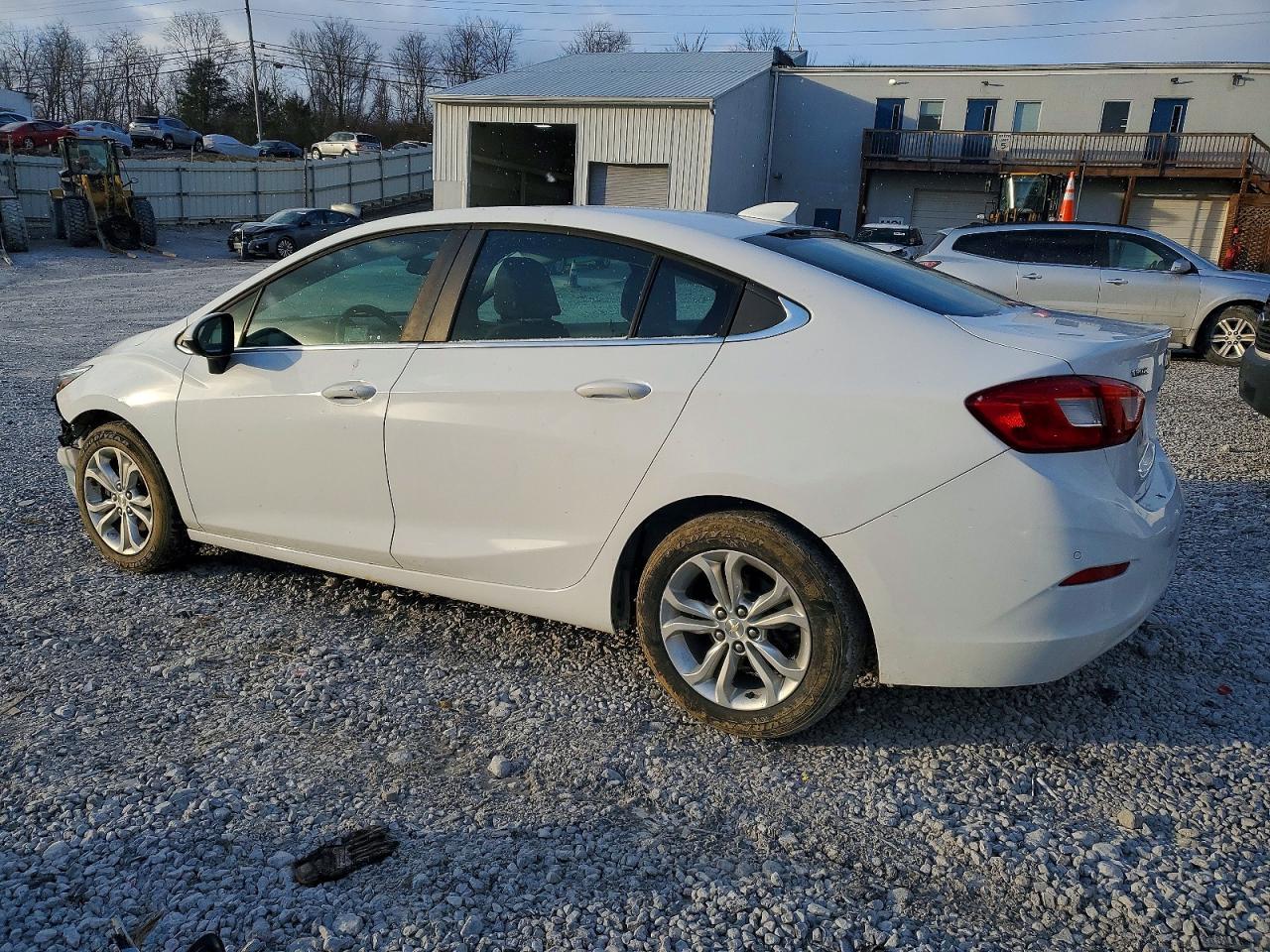 2019 Chevrolet Cruze Lt - zdjęcie 2