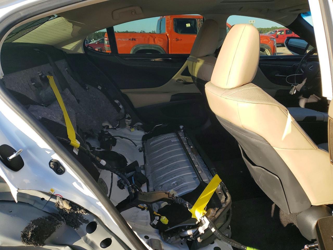 2019 Lexus Es 300H - zdjęcie 10