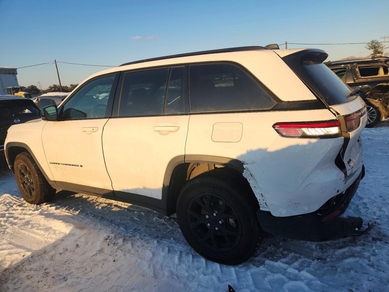 2024 Jeep Grand Cherokee Laredo - zdjęcie 2