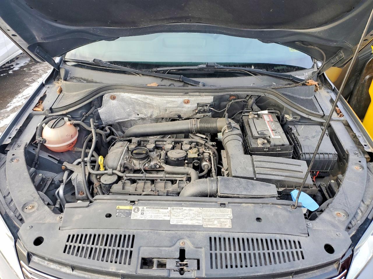 2015 Volkswagen Tiguan S - zdjęcie 12