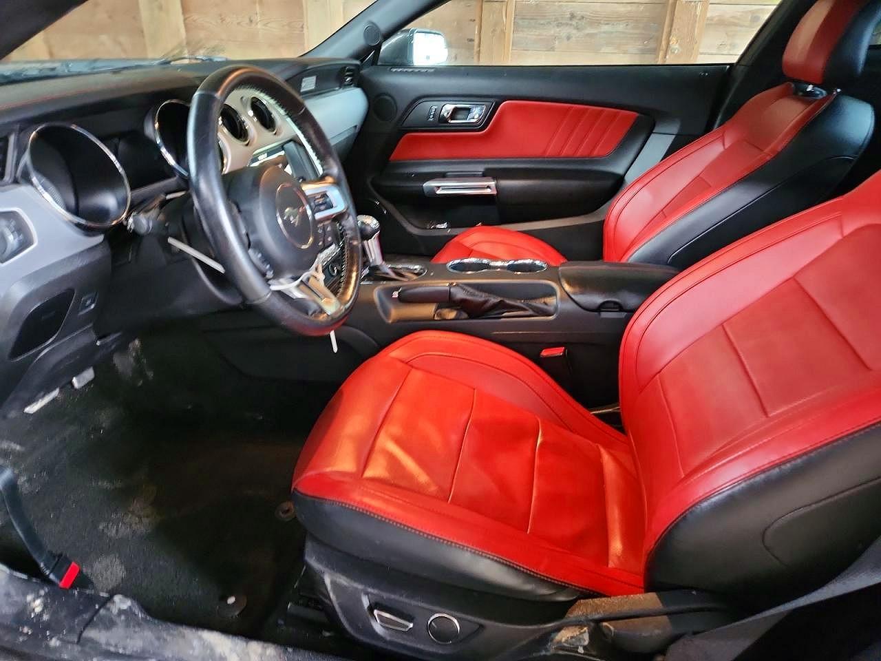 2017 Ford Mustang - zdjęcie 7