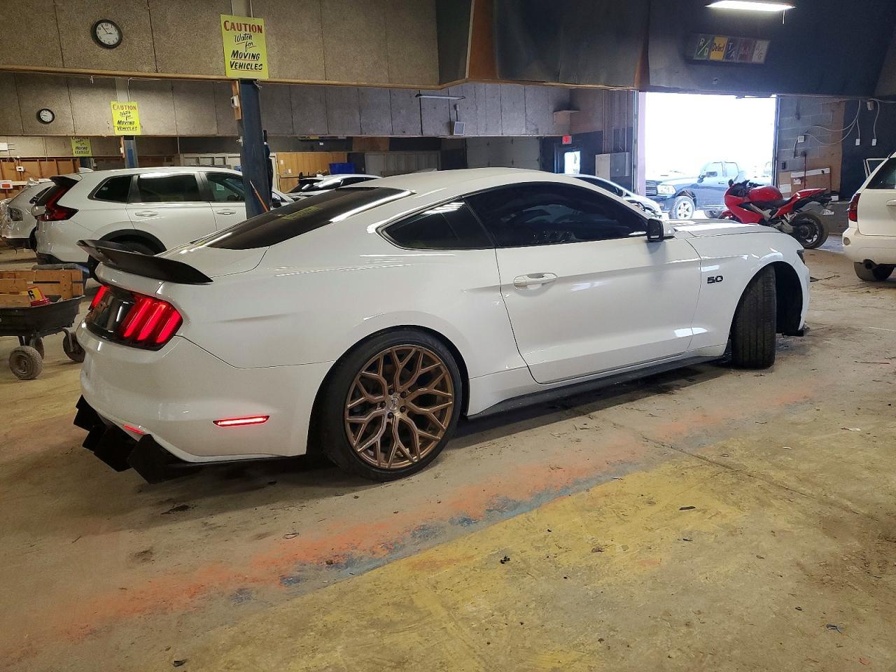 2016 Ford Mustang Gt - zdjęcie 3