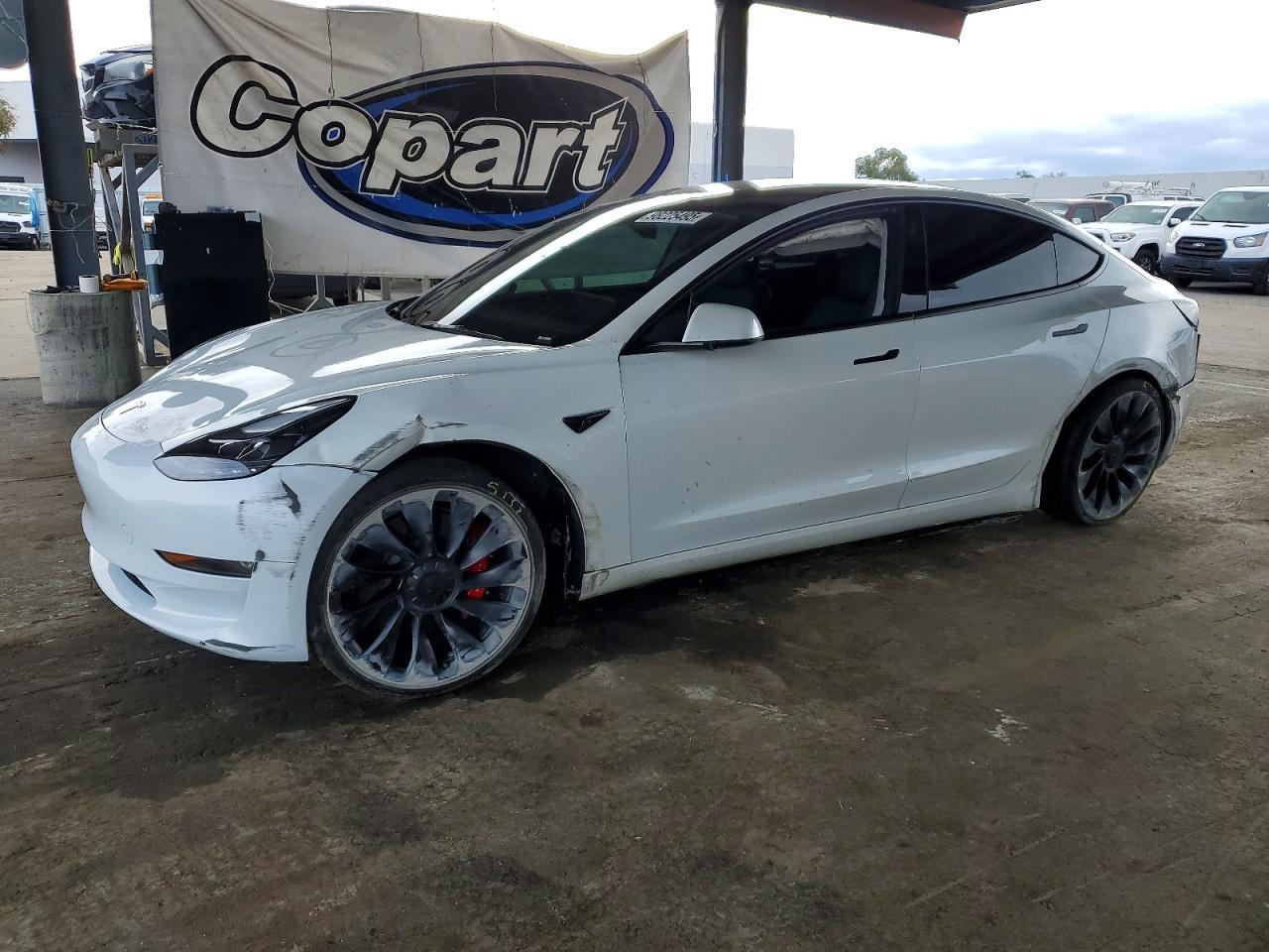 2023 Tesla Model 3 - zdjęcie główne