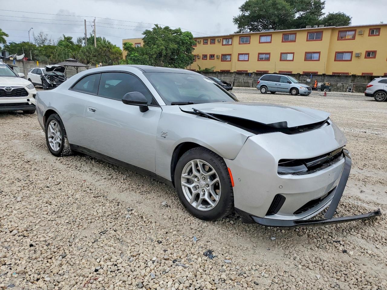 2025 Dodge Charger Daytona R - zdjęcie 4