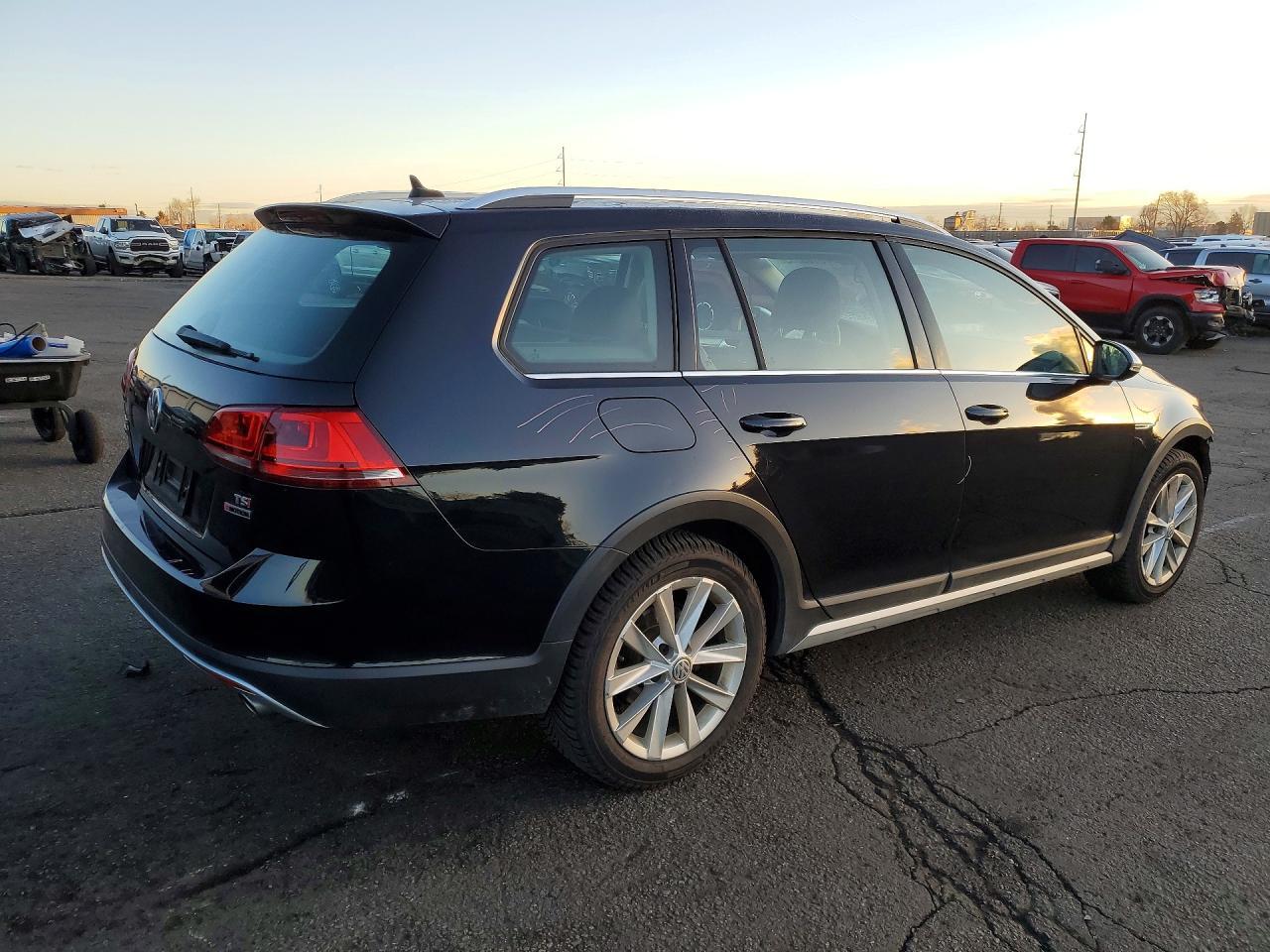 2017 Volkswagen Golf Alltrack S - zdjęcie 3