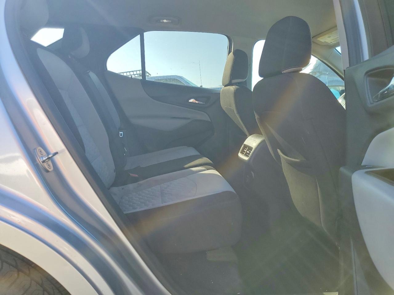 2021 Chevrolet Equinox Ls - zdjęcie 11