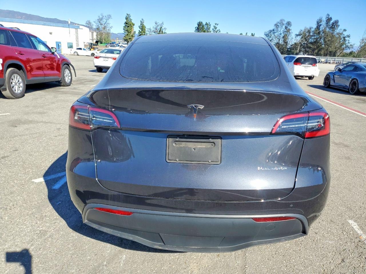 2024 Tesla Model Y - zdjęcie 6