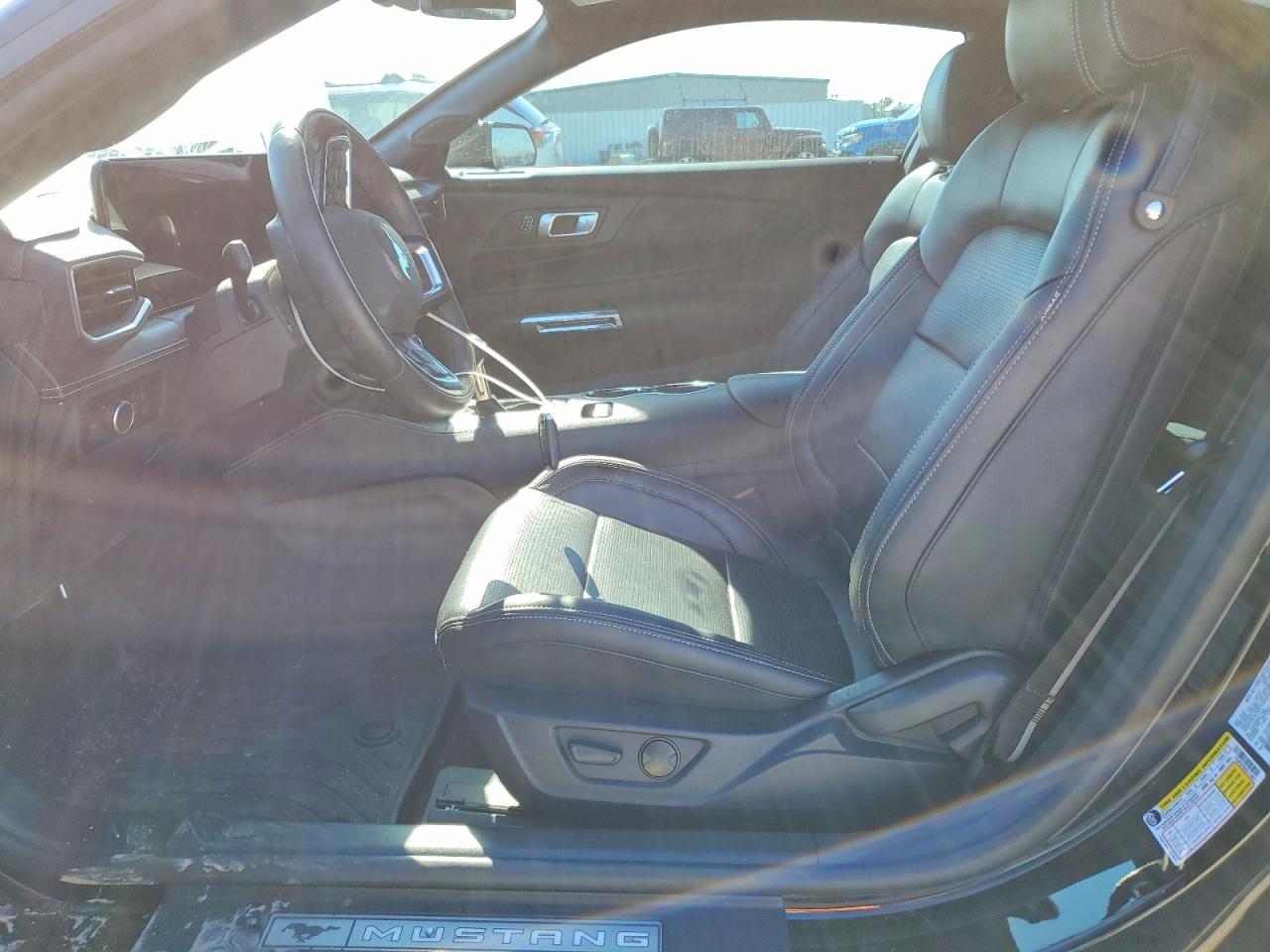 2025 Ford Mustang - zdjęcie 7