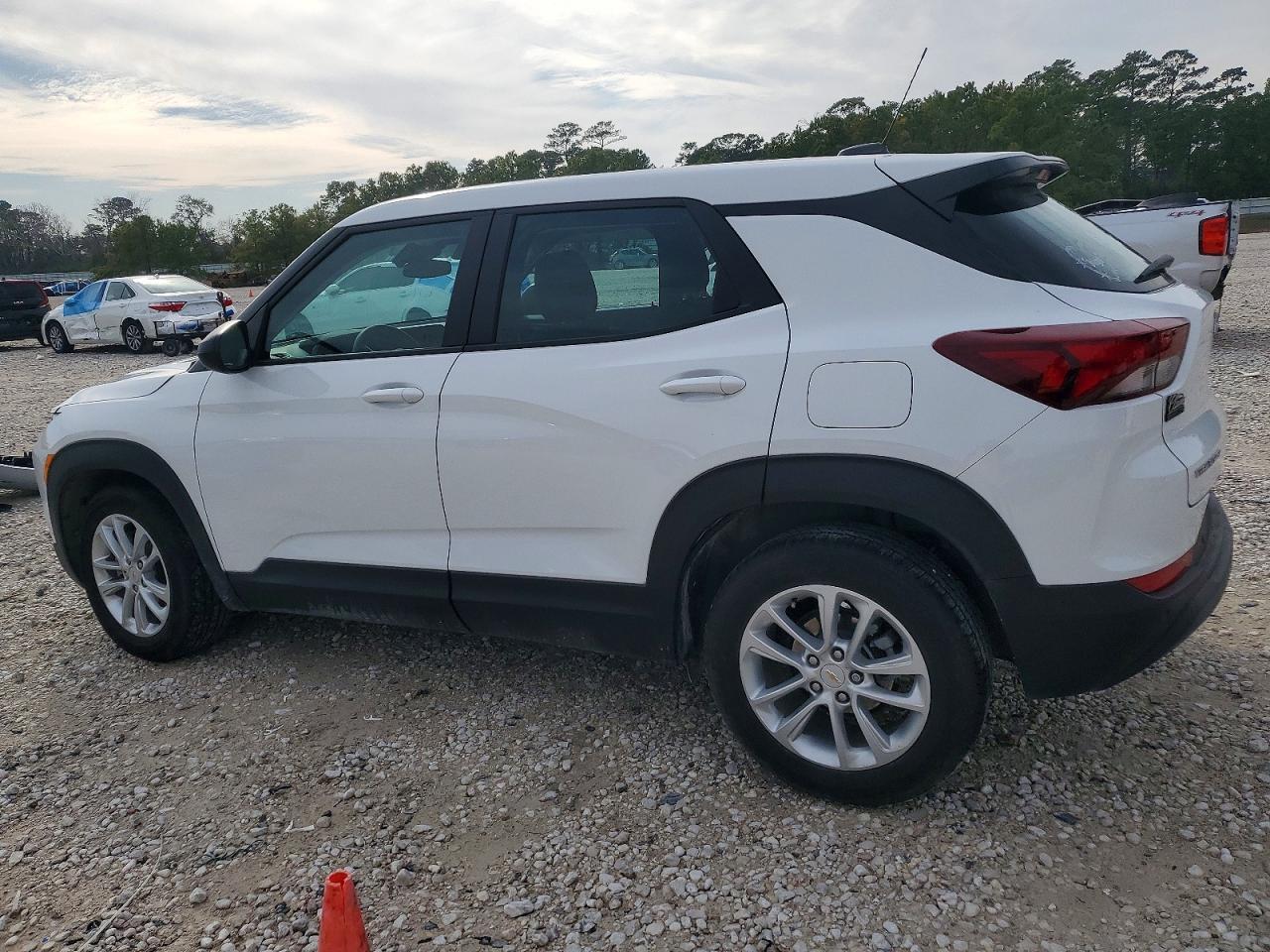 2024 Chevrolet Trailblazer Ls - zdjęcie 2