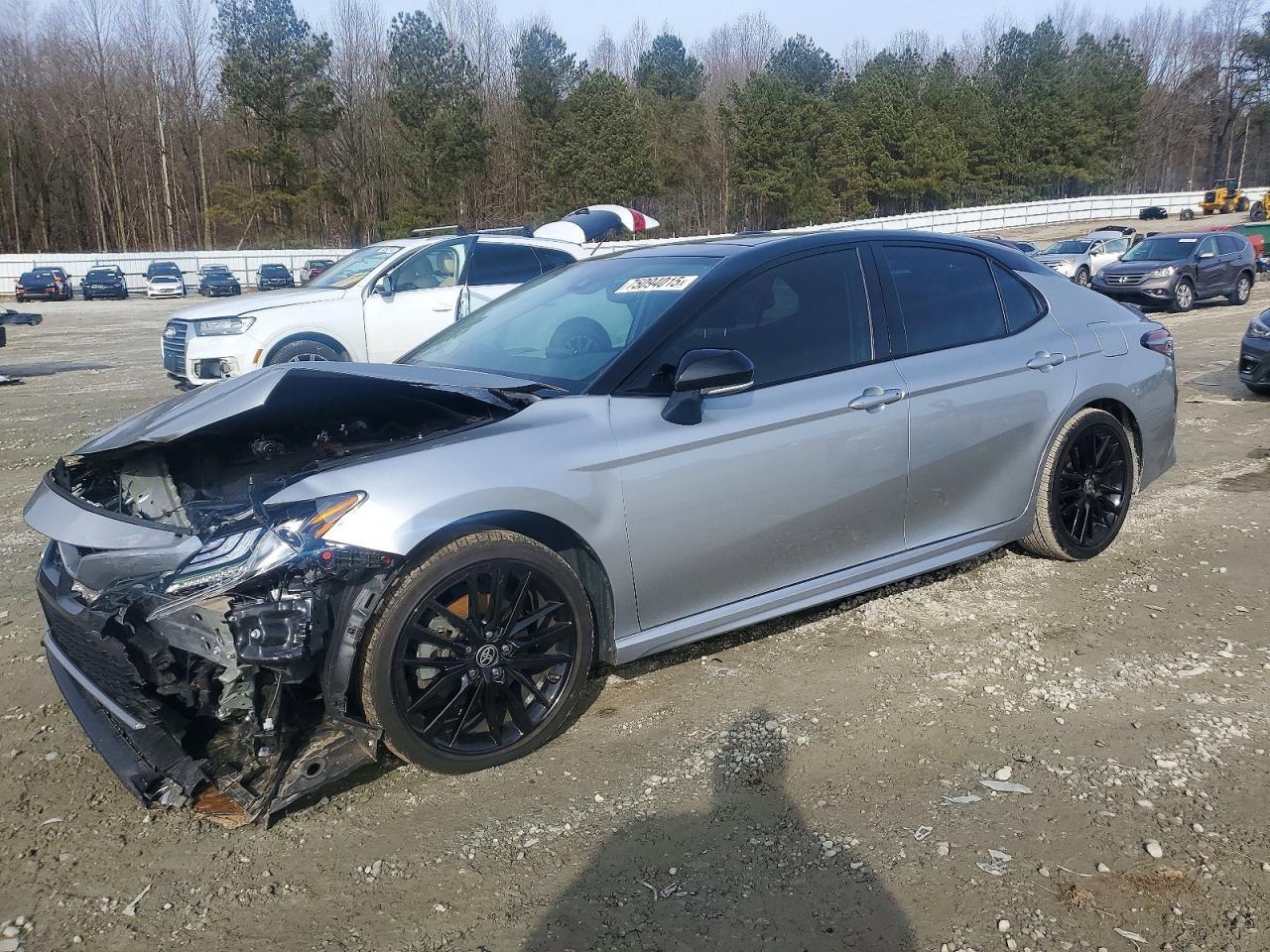 2024 Toyota Camry Xse - zdjęcie główne