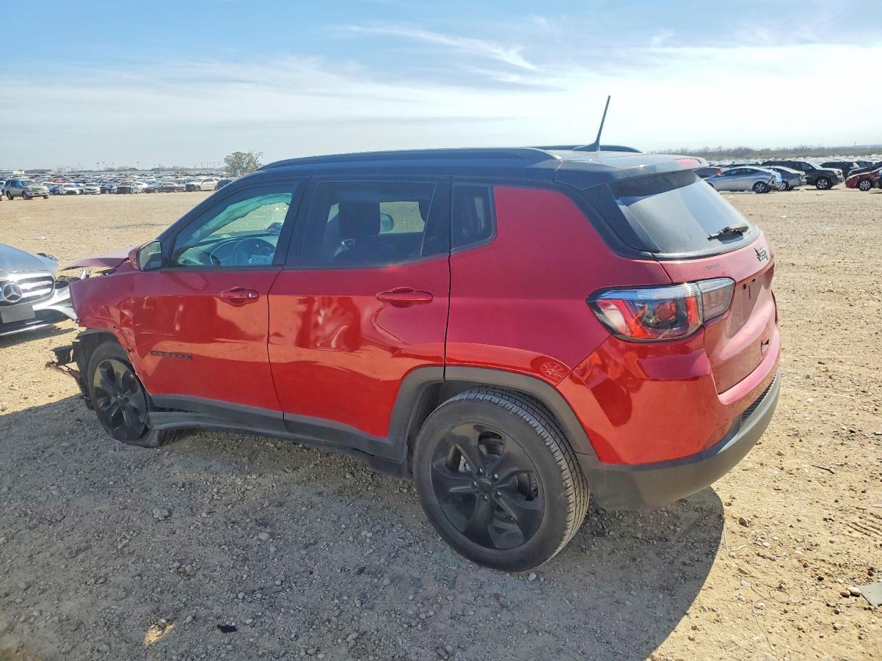 2019 Jeep Compass Latitude - zdjęcie 2