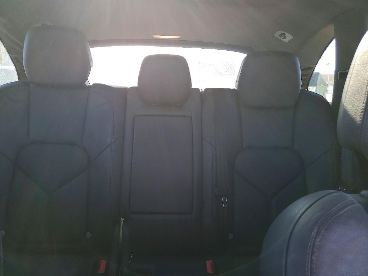 2013 Porsche Cayenne - zdjęcie 10