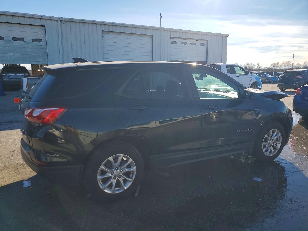 2020 Chevrolet Equinox Ls - zdjęcie 3