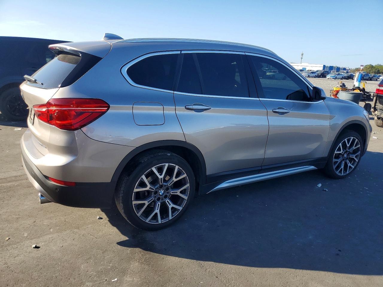 2021 BMW X1 Sdrive28I - zdjęcie 3