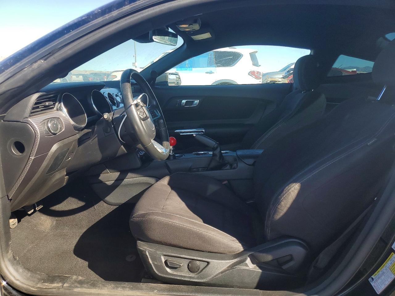 2020 Ford Mustang - zdjęcie 7