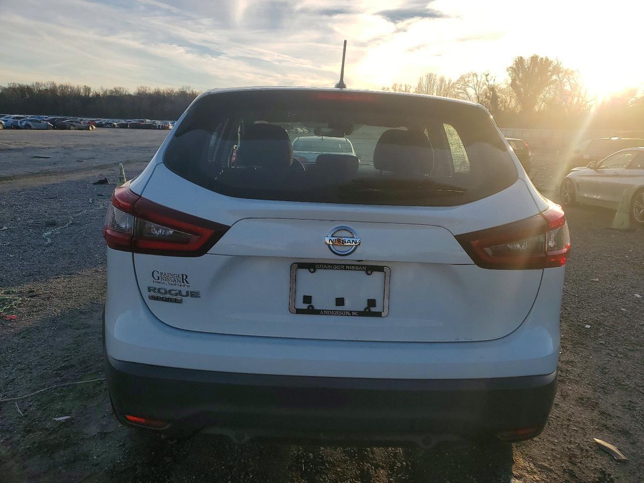 2021 Nissan Rogue Sport S - zdjęcie 6