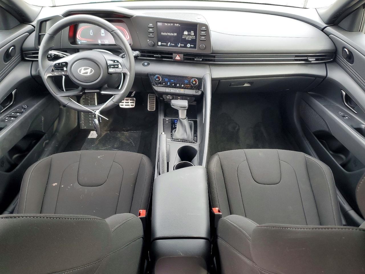 2025 Hyundai Elantra Sel Sport - zdjęcie 8