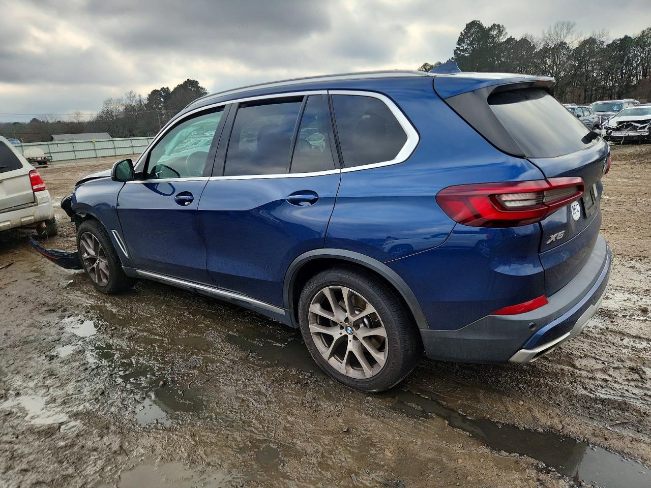 2021 BMW X5 xDrive40I - zdjęcie 2