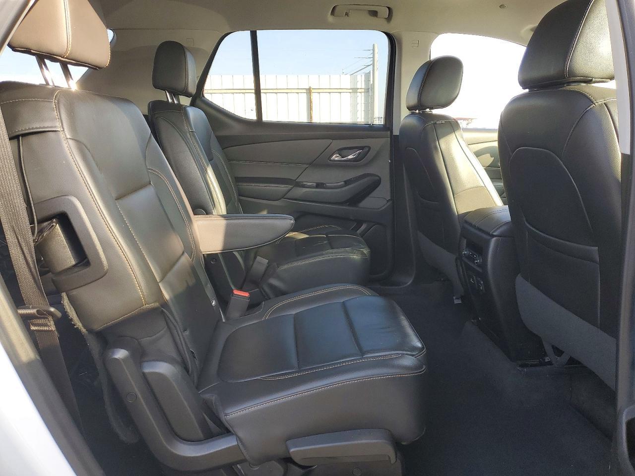 2020 Chevrolet Traverse Lt - zdjęcie 11