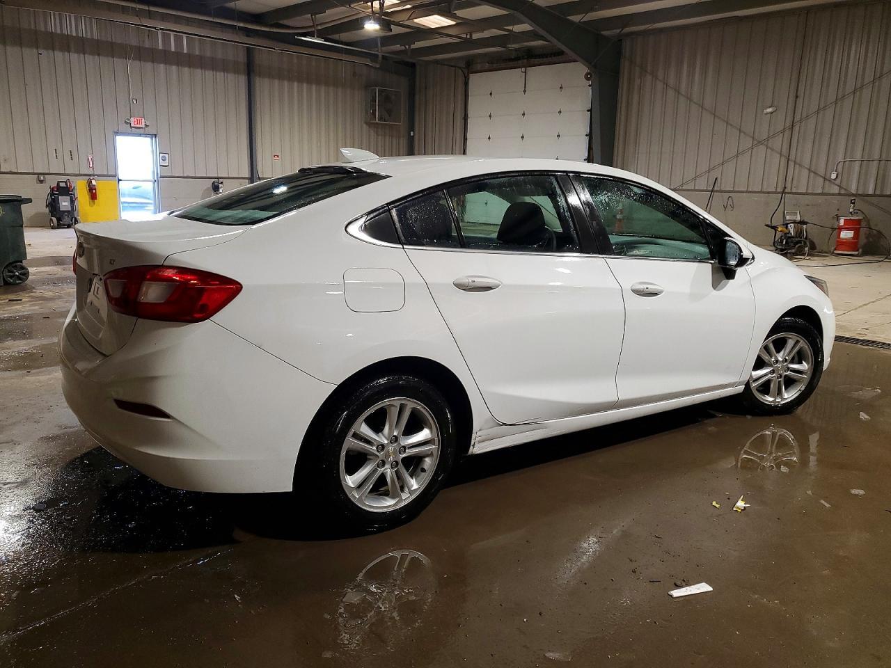 2017 Chevrolet Cruze Lt - zdjęcie 3