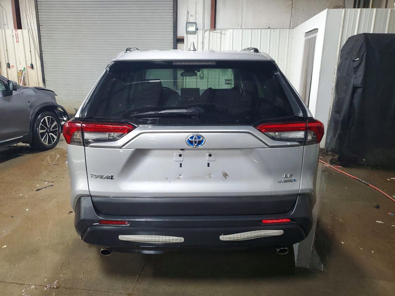 2019 Toyota Rav4 Hybrid Le - zdjęcie 6